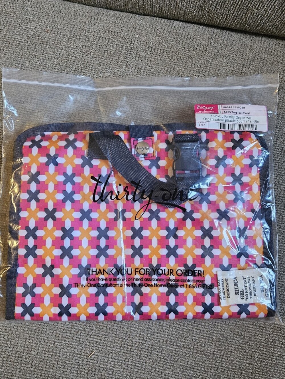 NEW Thirty-one Tropical Twist print Fold-up Family Organizer